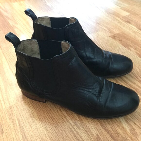 Frye Black Leather Chelsea Boots Size 7 Ankle Booties - Picture 1 of 13